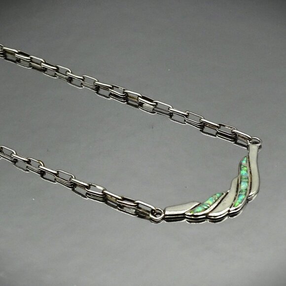 SOUTHWEST Design Sterling Silver Kyocera Opal Pendant Necklace - Picture 2 of 7